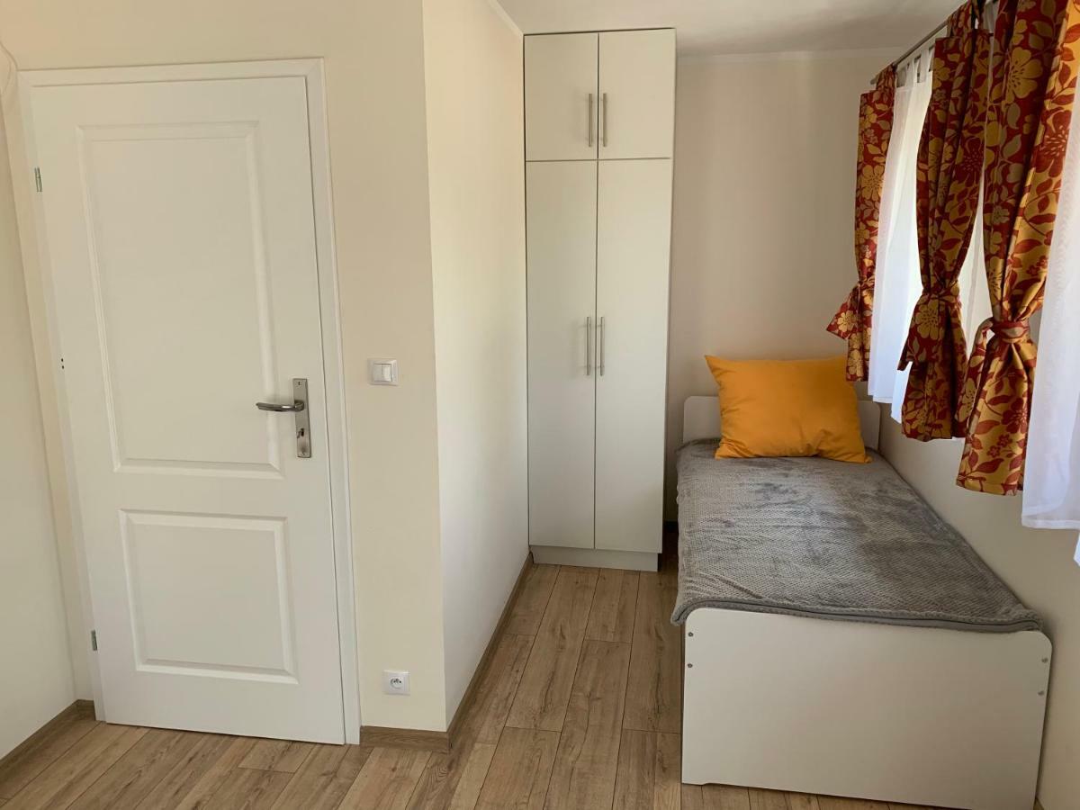 Apartament Pod Lipami Rewal Exterior foto